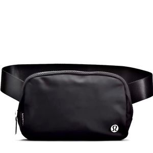 Lululemon Everywhere Belt Bag